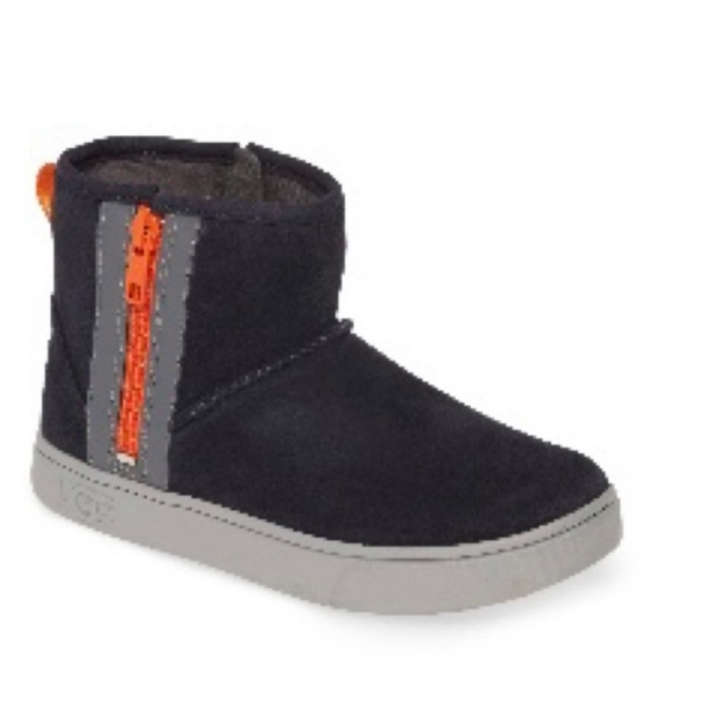 NWOT Ugg Adler Sneaker Bootie Little Kid Size 3